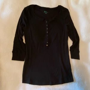 Long sleeved black shirt.